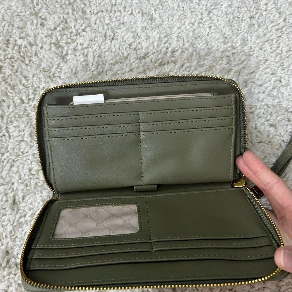 Steve Madden Green Wristlet Clutch NEW